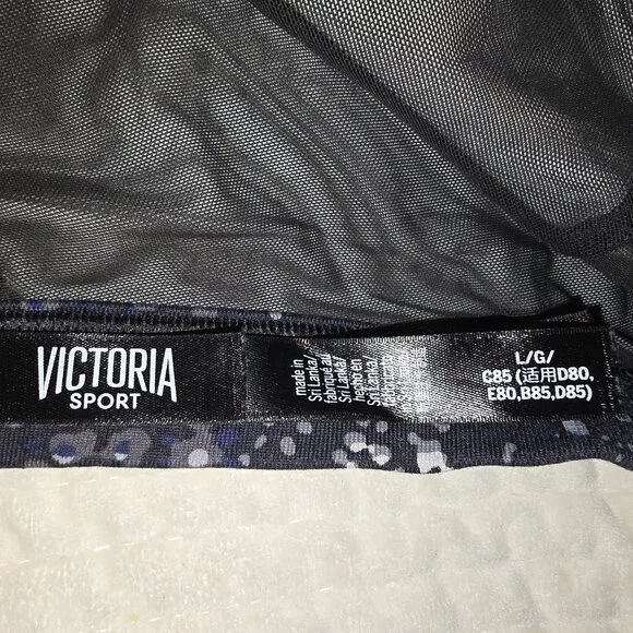 Victoria's Secret pull on yoga sports bras - Picture 3 of 3